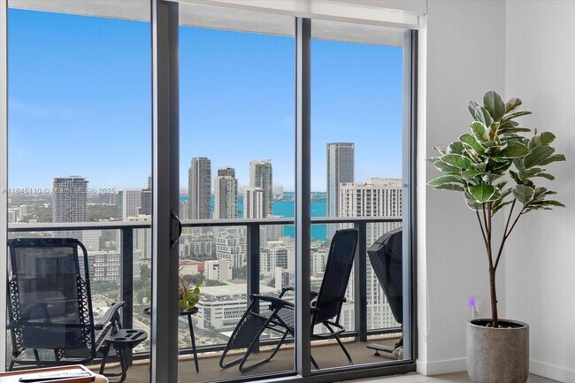 Foto del edificio - 1600 NE 1st Ave