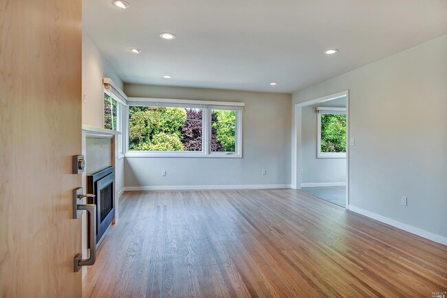 Building Photo - 42 Forbes Ave