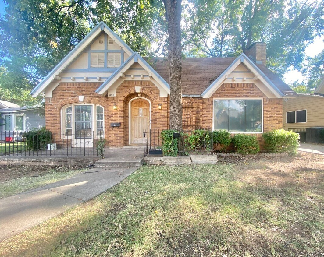 Foto principal - Great 3 bed 2 bath rental in Tech Terrace