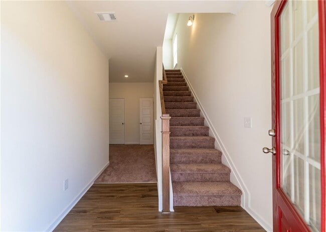 Building Photo - 31 Briarwood Dr E