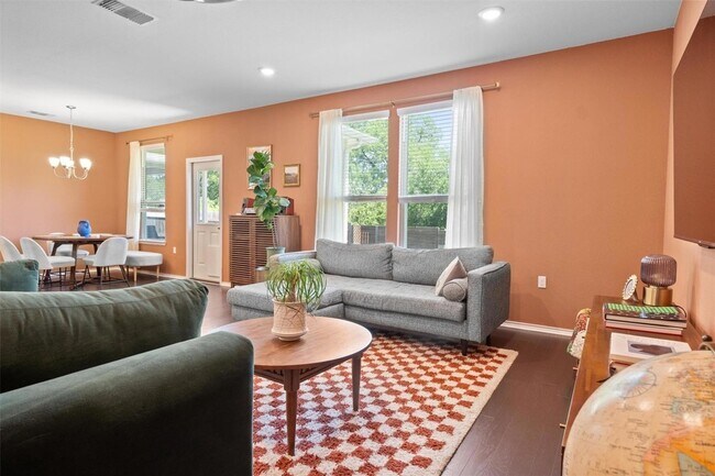 Foto del edificio - 6809 Ellsworth Walk