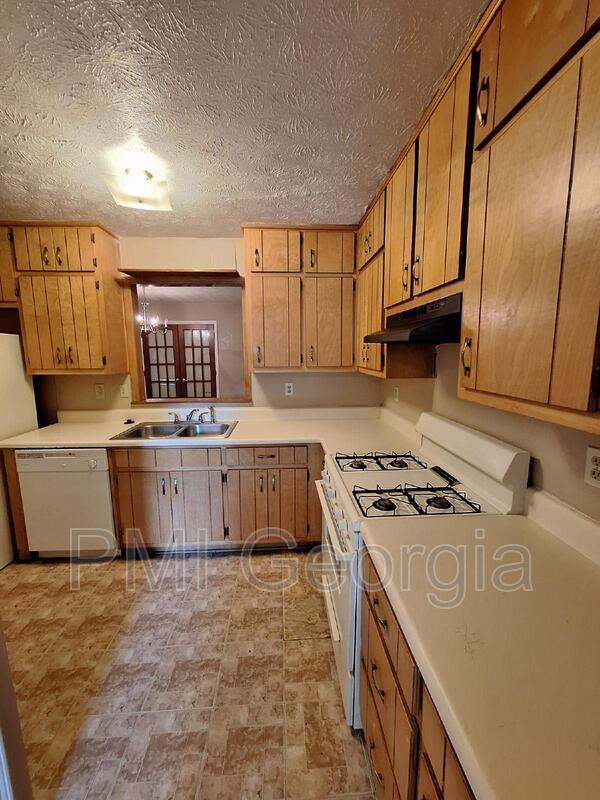 Building Photo - 5867 Sheldon Court