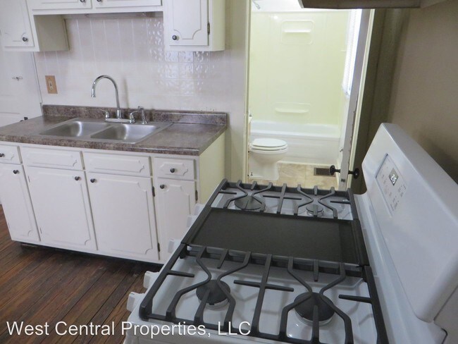 Building Photo - 1 br, 1 bath House - 422 Baker Street