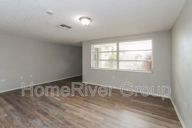 Building Photo - 9410 Cochise Ln