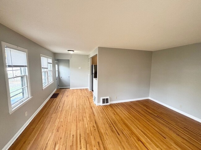 Foto del edificio - 2837 Virginia Ave S