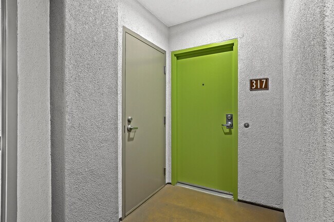 Foto del edificio - 111 S De Lacey Ave