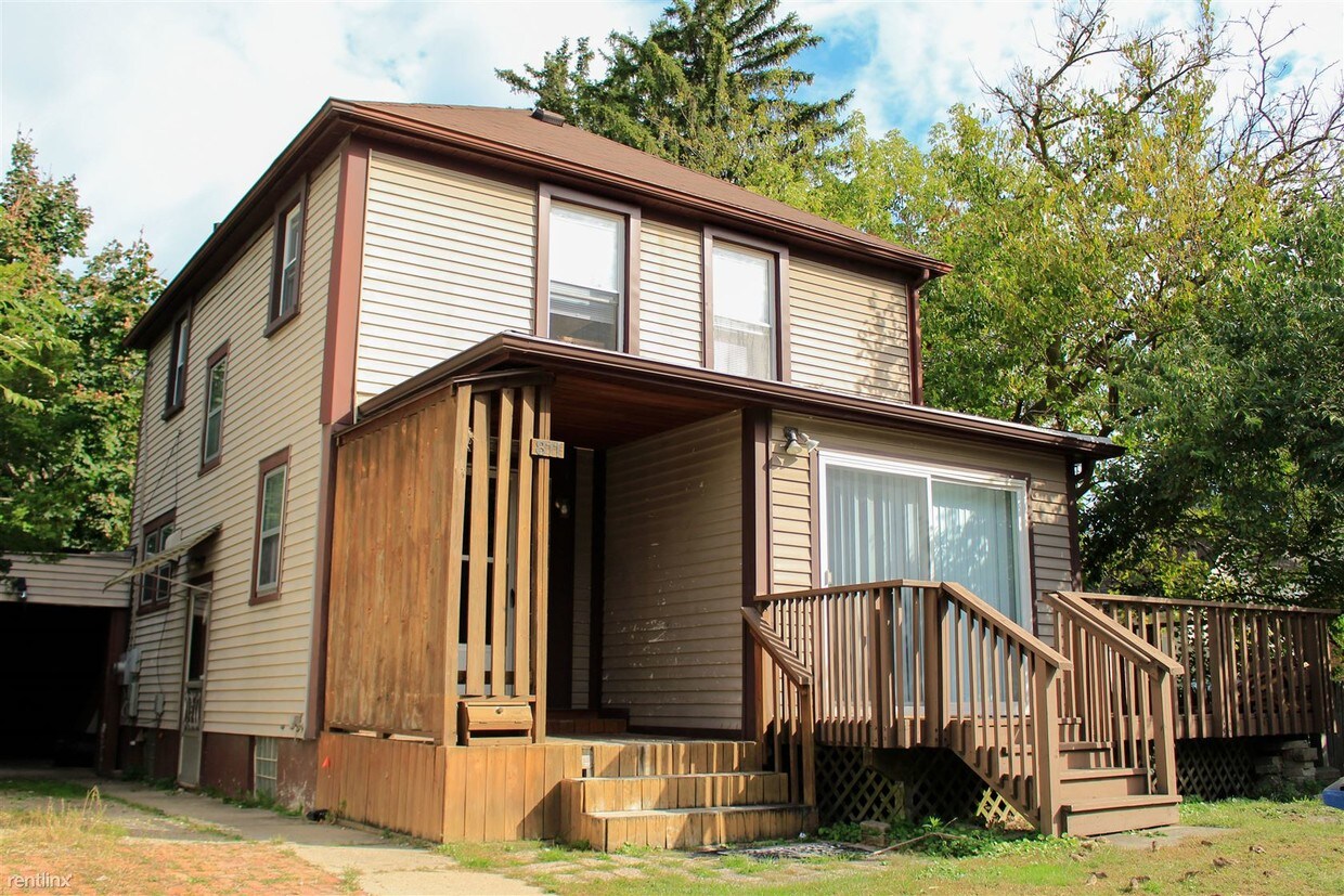 Primary Photo - 5 br, 2 bath House - 811 Sylvan Ave Entire...