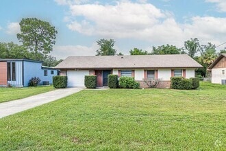 Building Photo - 223 E Fern Dr