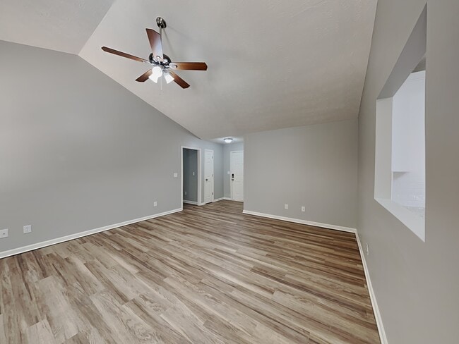 Building Photo - 128 Goldleaf Dr