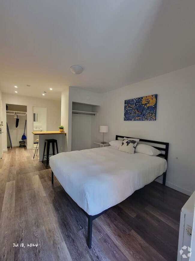 Building Photo - 56 Rue Guilbault O