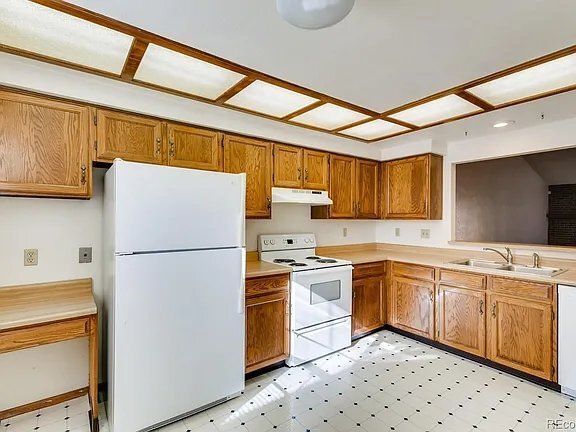 Foto del edificio - 14333 E Warren Pl