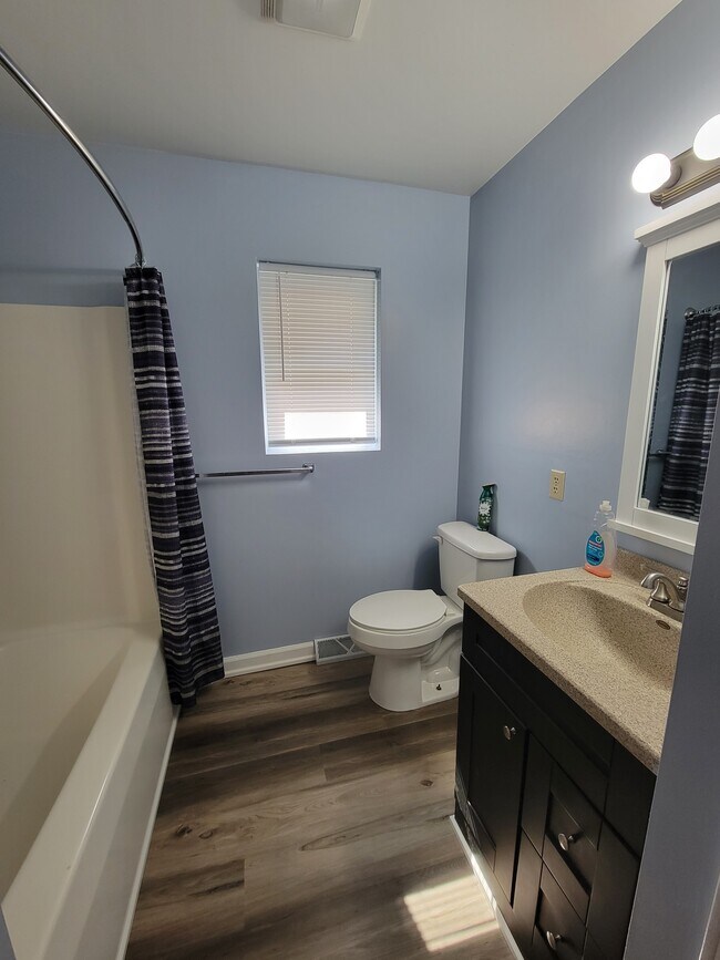 Foto del edificio - 757 W 8th St