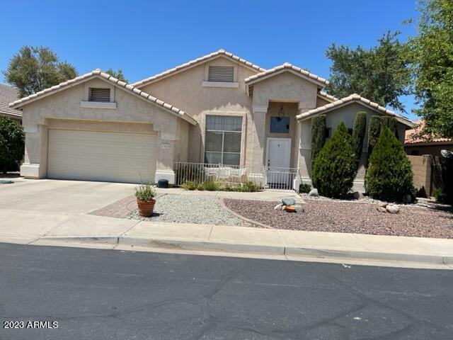 Foto principal - 17620 W Weatherby Dr