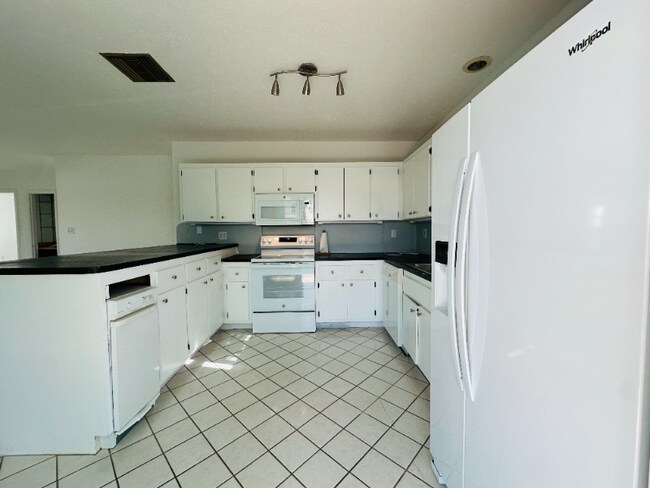 Foto del edificio - 486 Airport Dr S