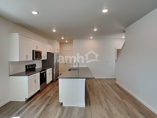 Foto del edificio - 23573 E 3rd Pl