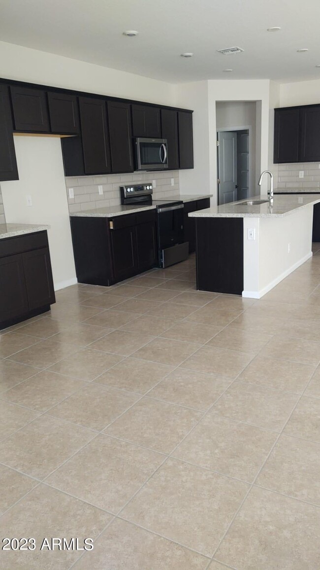 Foto del edificio - 17844 W Villa Hermosa Ln