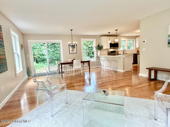 Building Photo - 3 Locust Hill Rd