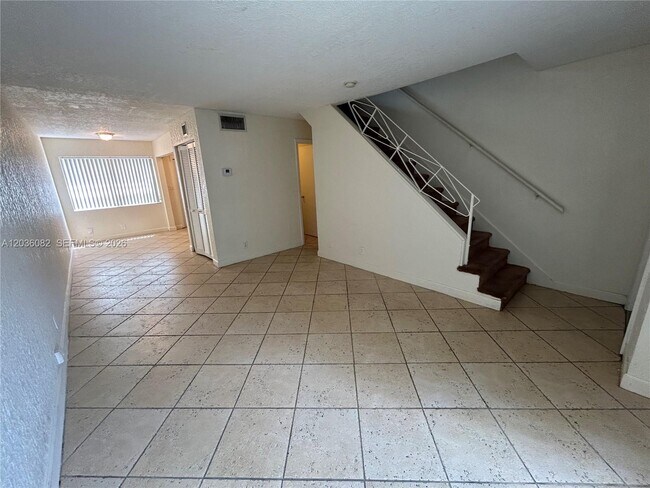 Building Photo - 4815 NW 9th Dr