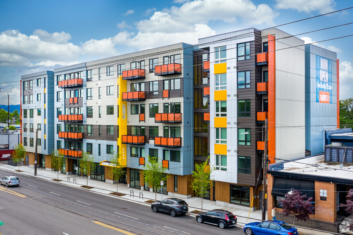 Primary Photo - Green Leaf Sandy Lofts