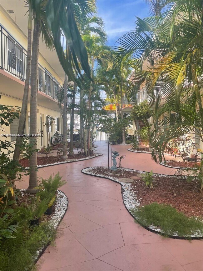 Building Photo - 8040 Tatum Waterway Dr