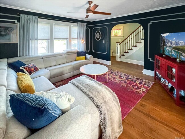 Building Photo - 56 Vernon St