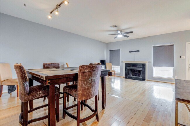 Foto del edificio - 3800 Tanglewilde St