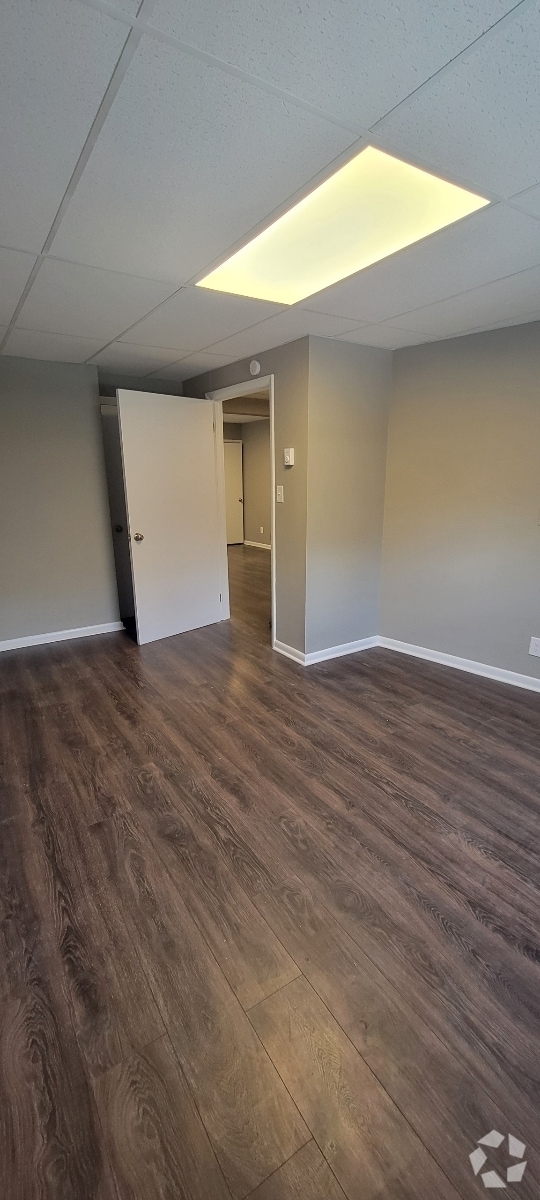 Building Photo - 150 Garibaldi Ave
