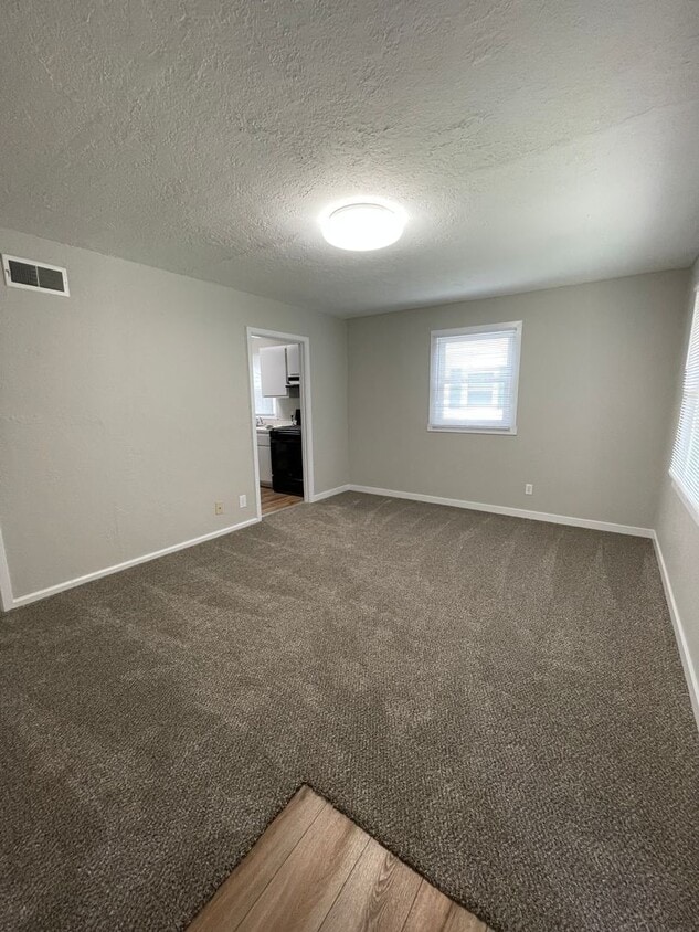 Photo - 2142 Ulen Lane