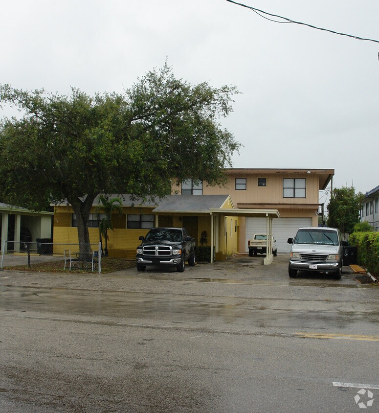 Primary Photo - 808 NW 19th St