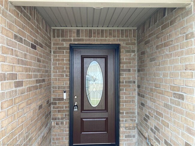 Foto del edificio - 8004 Dogwood Dr