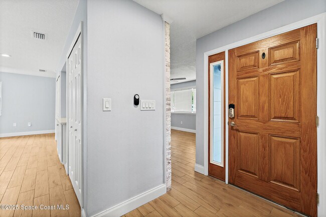 Building Photo - 95 S Tropical Way