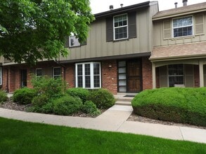 Building Photo - 8752 E Amherst Dr