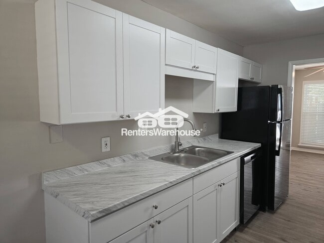 Building Photo - 4891 Jenny Dr