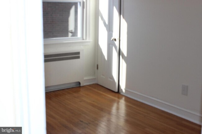 Building Photo - 1513 Barringer St