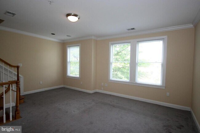 Building Photo - 1119 N Kirkwood Rd