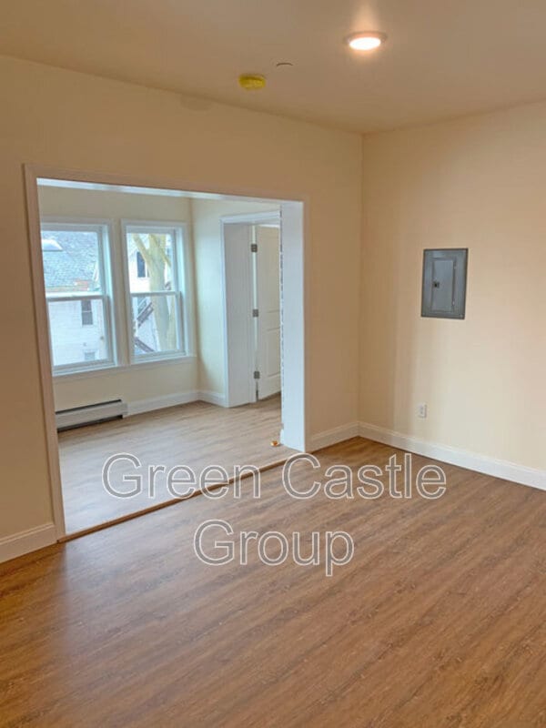 Foto del edificio - 323 Pearl St
