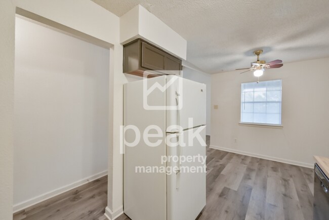 Foto del edificio - $1,510! 2Bed/2Bath duplex in Arlington! Apply by 12/31 to SAVE $650 FREE APPLICATION