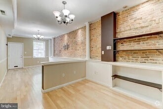 Building Photo - 2418 Hudson St