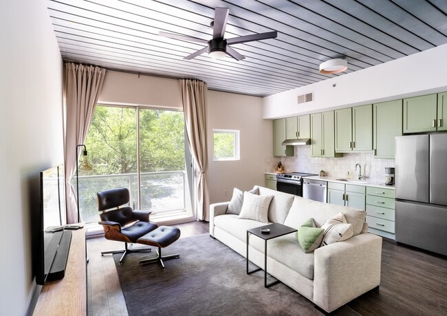 Building Photo - 620 Glen Iris Dr NE