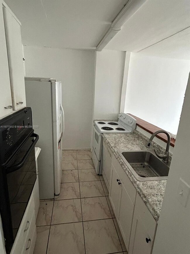 Foto del edificio - 7545 E Treasure Dr