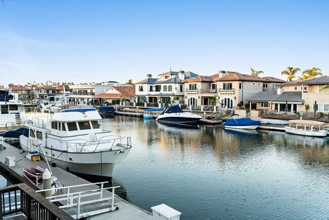 Foto del edificio - 16592 Grimaud Ln
