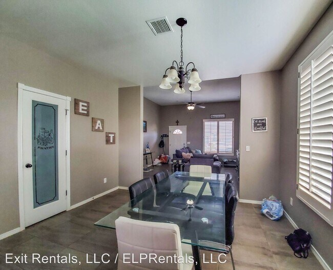 Foto del edificio - 4 br, 2 bath House - 6069 Vintage St.
