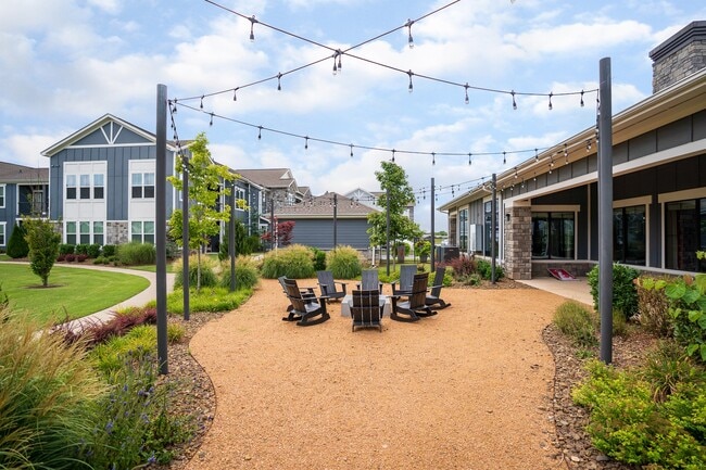 Building Photo - The Meridian at Walnut Creek
