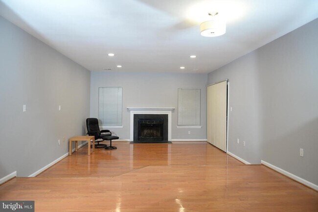 Foto del edificio - 2924 Yarling Ct