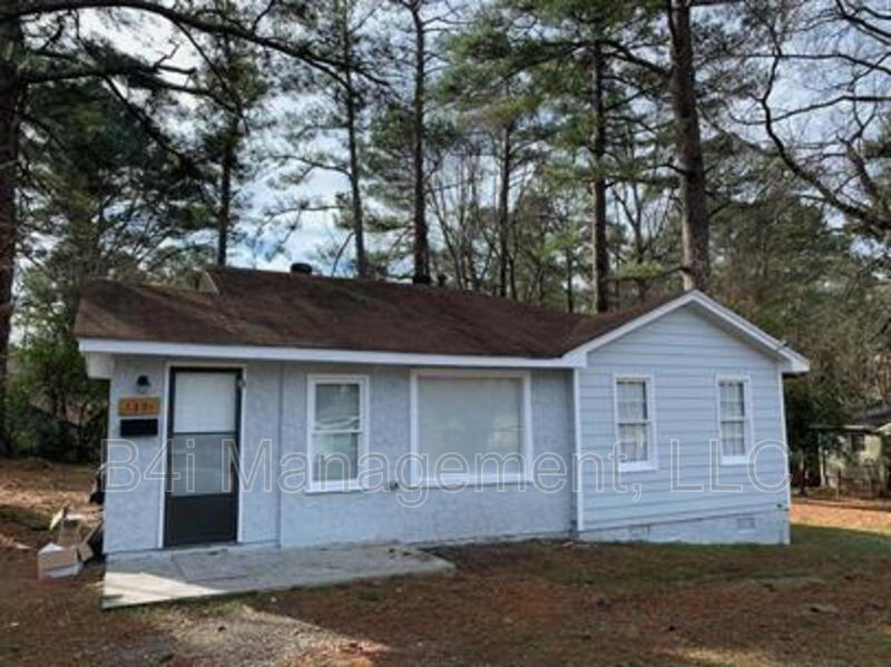 Foto principal - 1201 Lake Dr