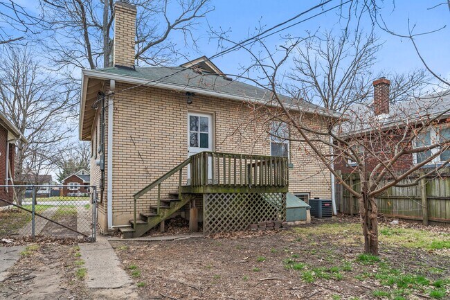 Foto del edificio - Spacious 1 Bed 1 Bath House off of Eastern Parkway