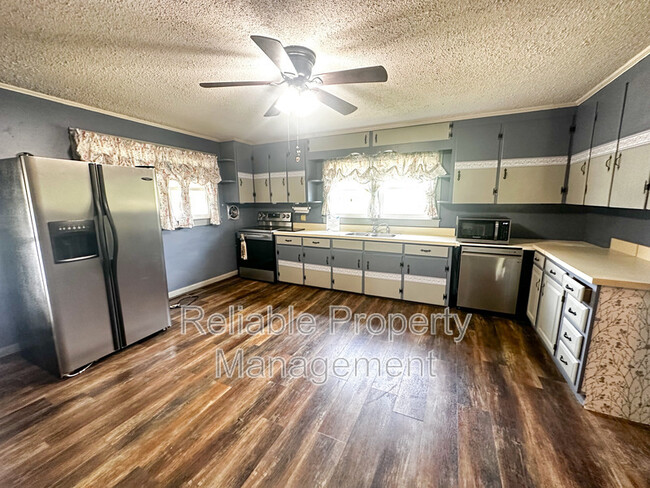 Building Photo - 3158 US 70 Business East
