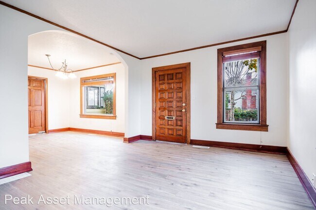 Building Photo - 3 br, 2 bath House - 1045 N Church St
