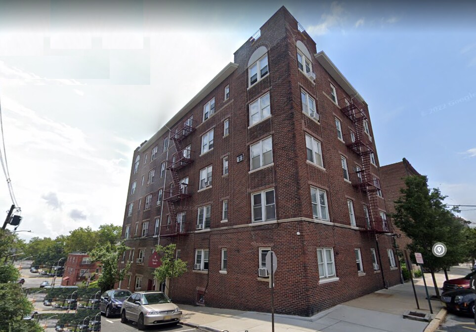 Primary Photo - 39 74th St