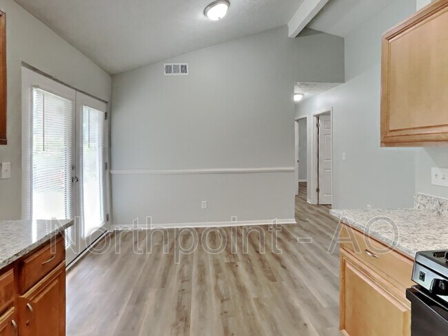 Building Photo - 8038 Flamingo Dr